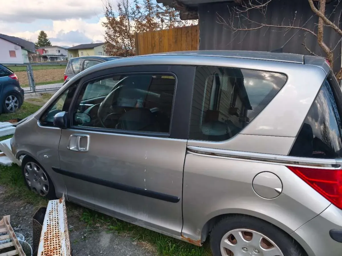 Peugeot 1007