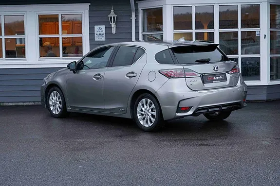 Lexus Ct200H 2017 photo 5