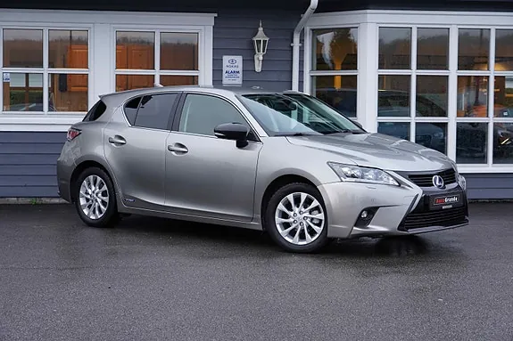 Lexus Ct200H 2017 photo 3