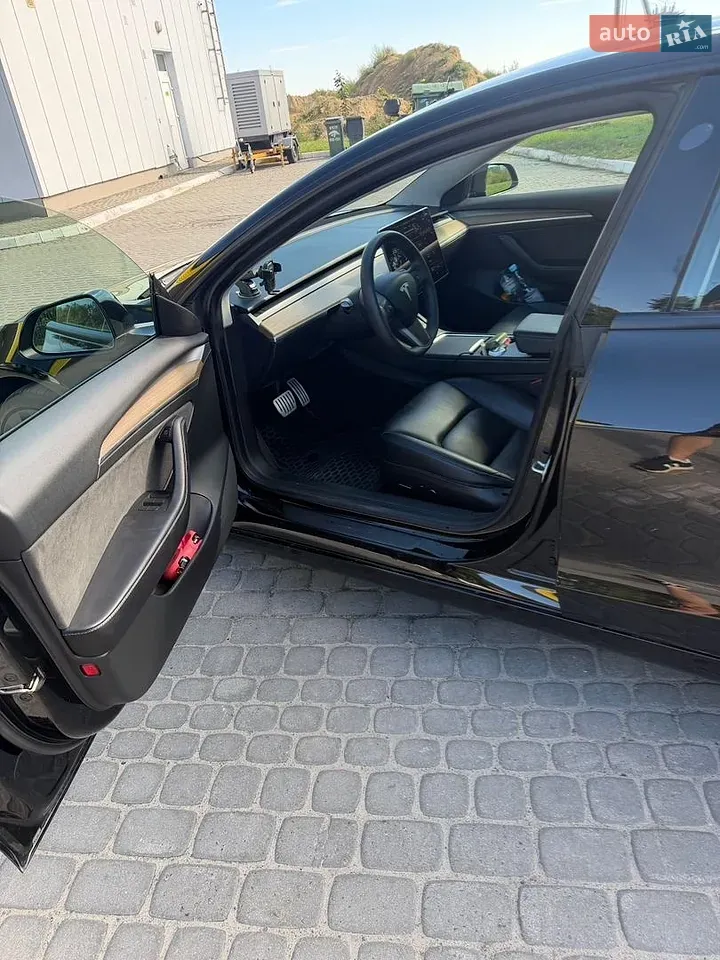 Tesla Model 3 2023 photo 4
