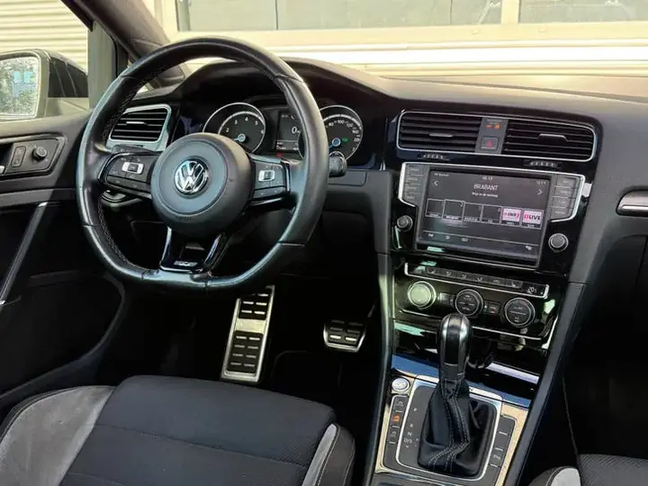 Volkswagen Golf 2014 photo 2