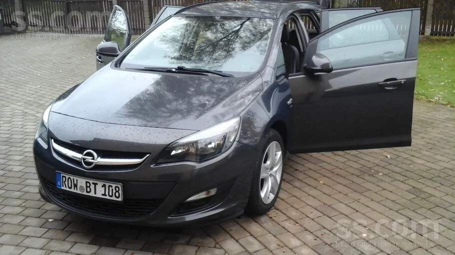 Opel Astra 2014 photo 2