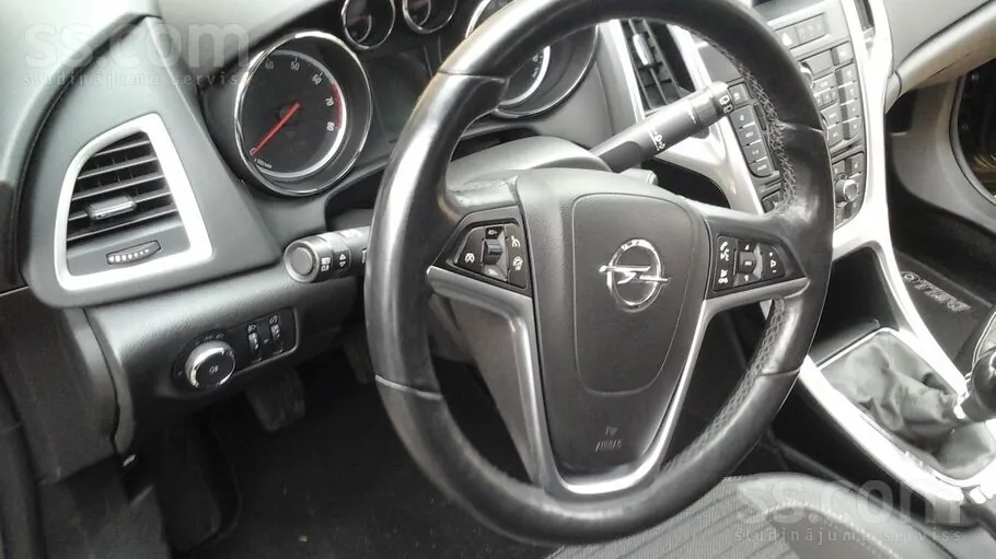 Opel Astra 2014 photo 4