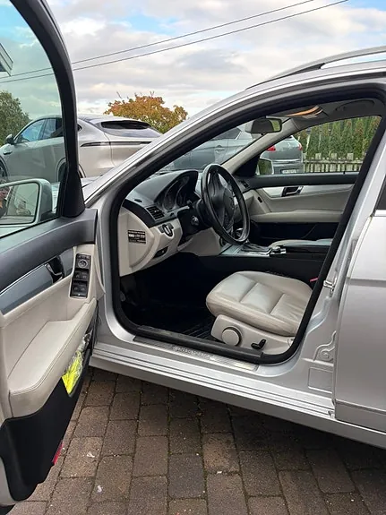 Mercedes-Benz C200 D 2009 photo 4