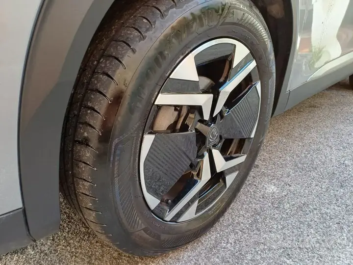 Peugeot 2008 2025 photo 4