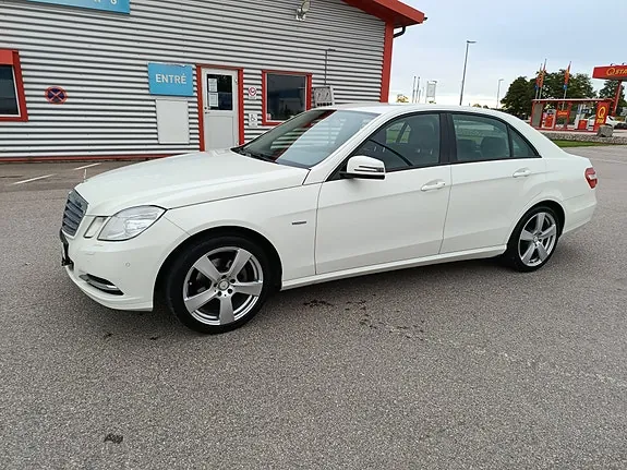 Mercedes-Benz E200