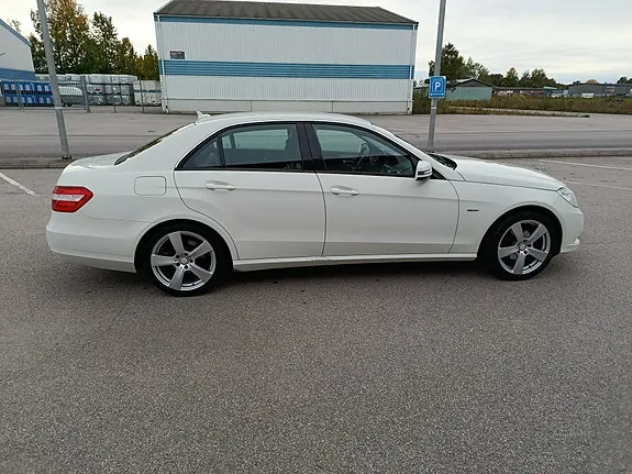 Mercedes-Benz E200 2012 photo 5