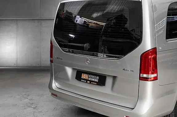Mercedes-Benz V 300 D 2023 photo 4
