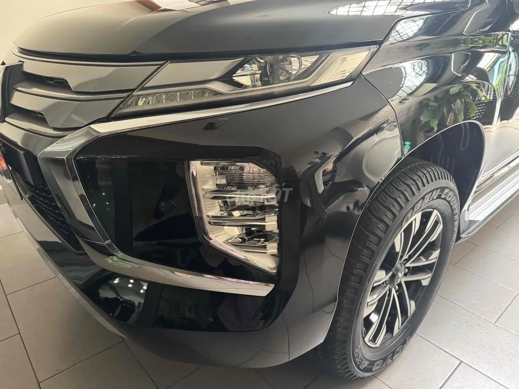 Mitsubishi Pajero Sport 2021 photo 2