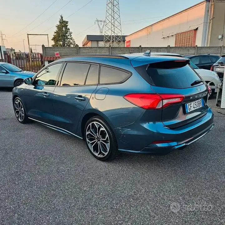 Ford Focus 2021 photo 3