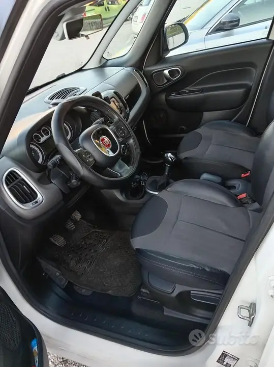 Fiat 500L 2016 photo 2