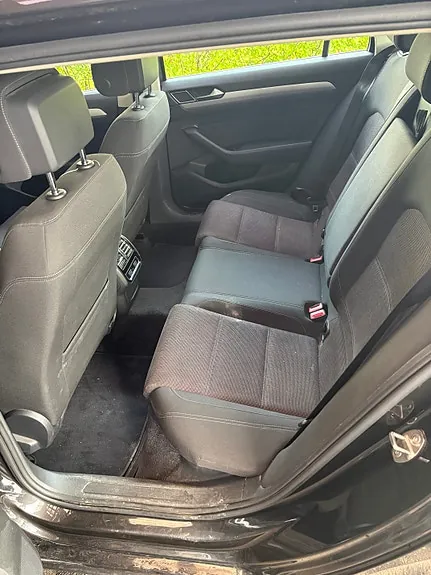 Volkswagen Passat 2019 photo 2