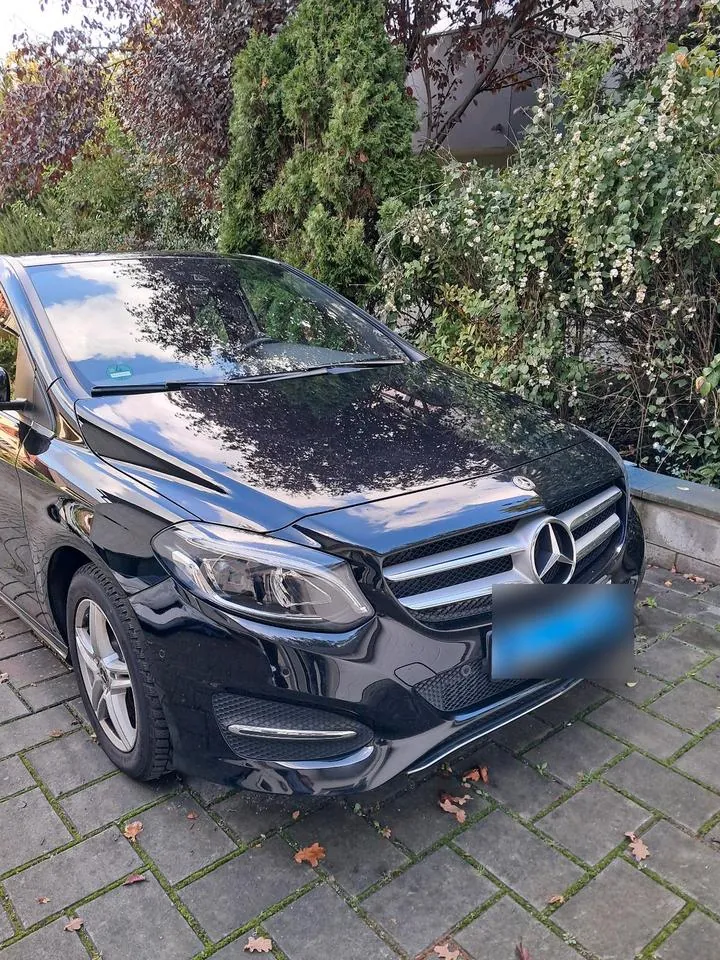 Mercedes-Benz B200