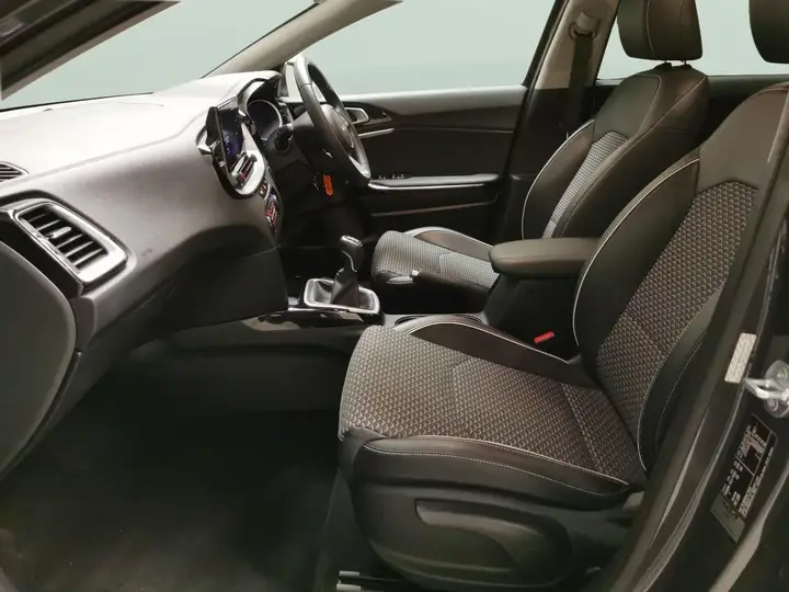 Kia Ceed 2024 photo 4
