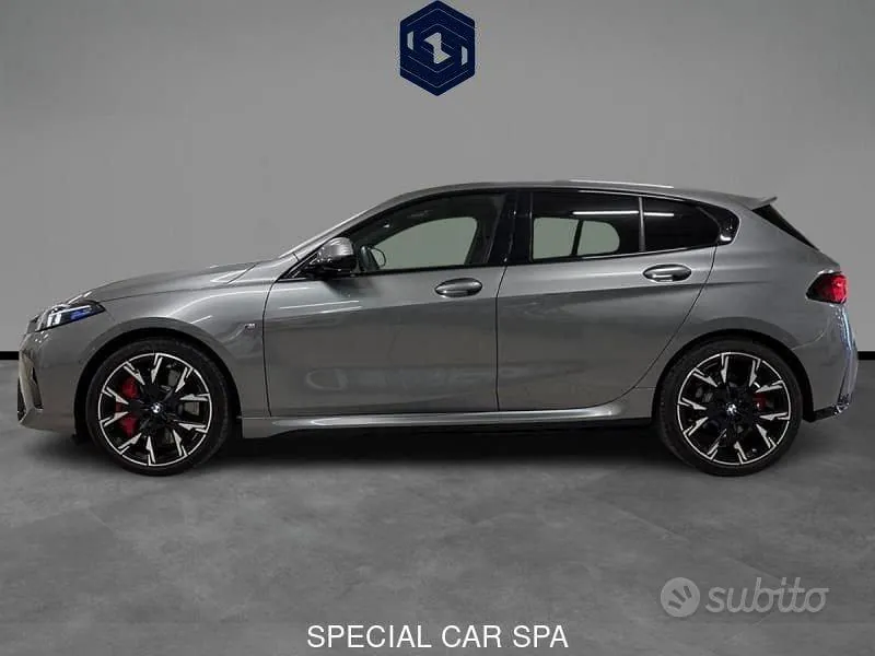 BMW 1 Series 2025 photo 2