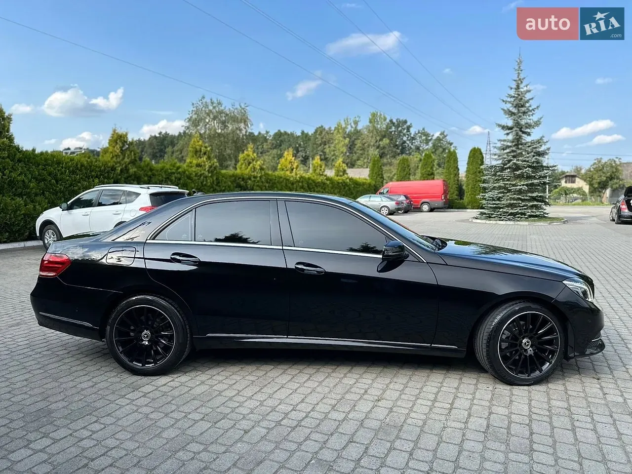 Mercedes-Benz E-Class 2013 photo 3