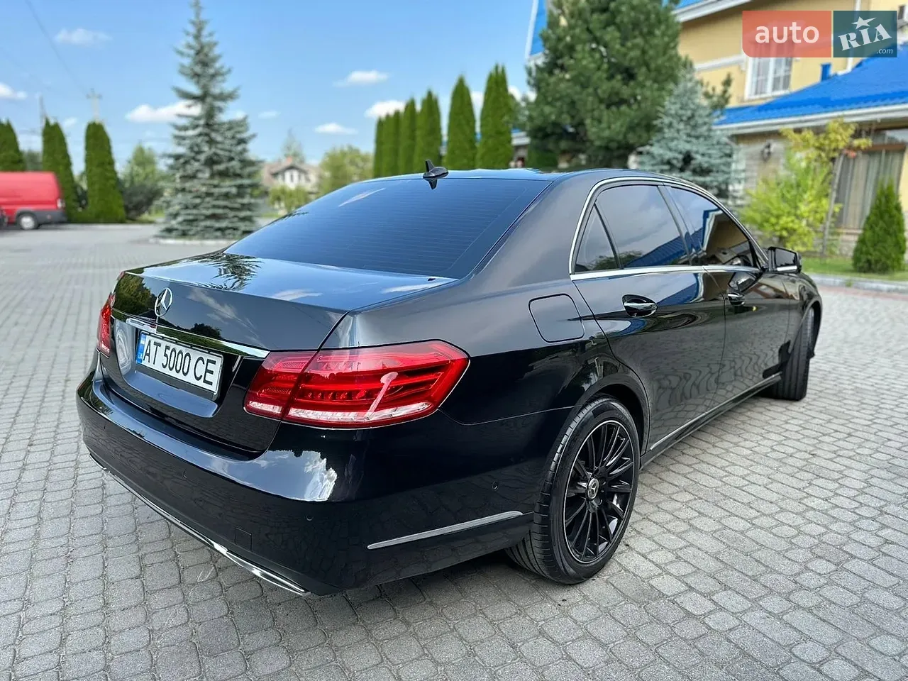 Mercedes-Benz E-Class 2013 photo 4