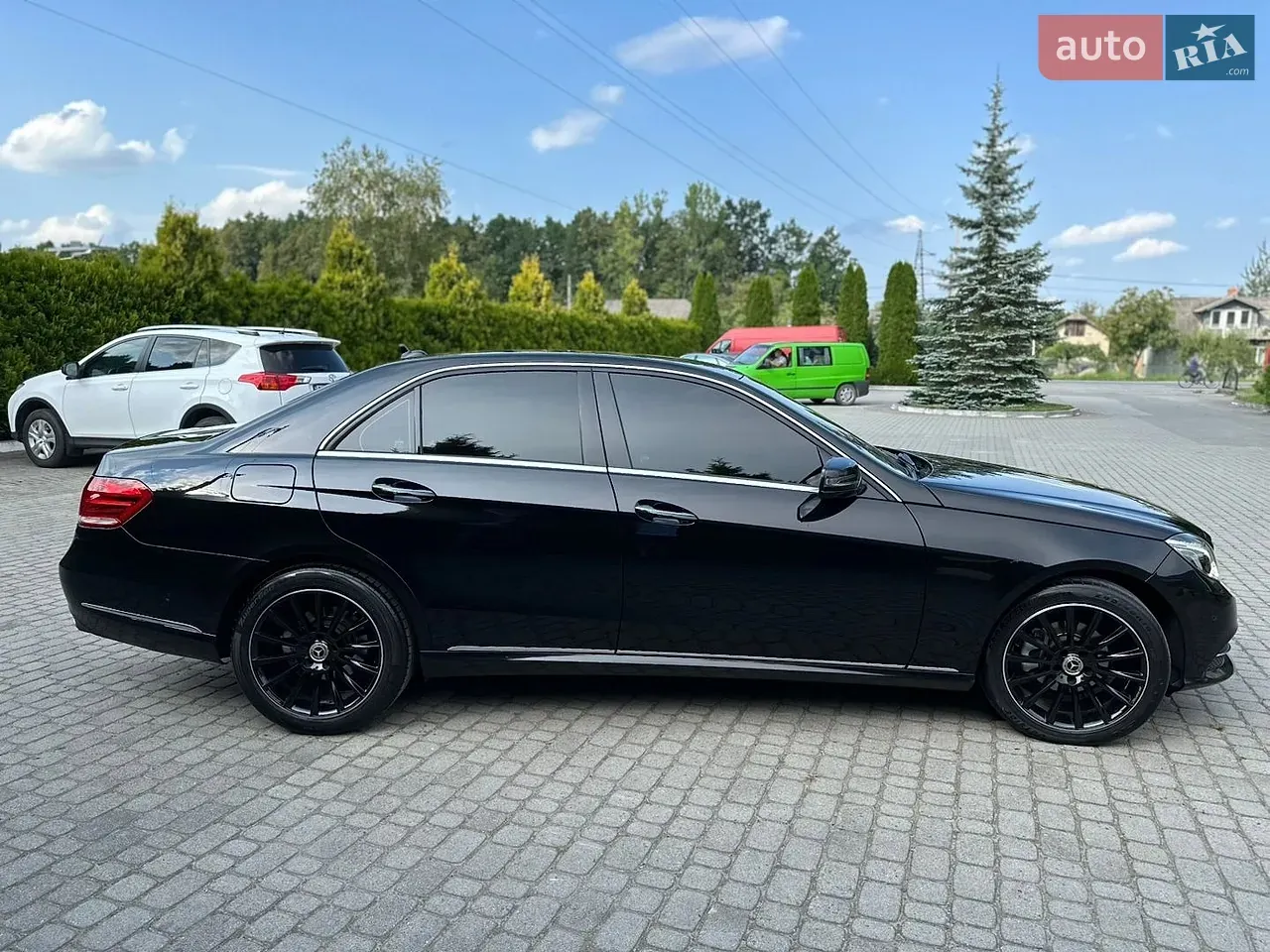 Mercedes-Benz E-Class 2013 photo 5