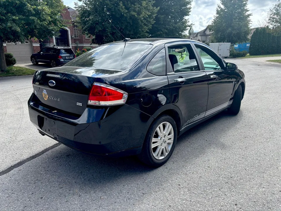 Ford Focus 2010 photo 4