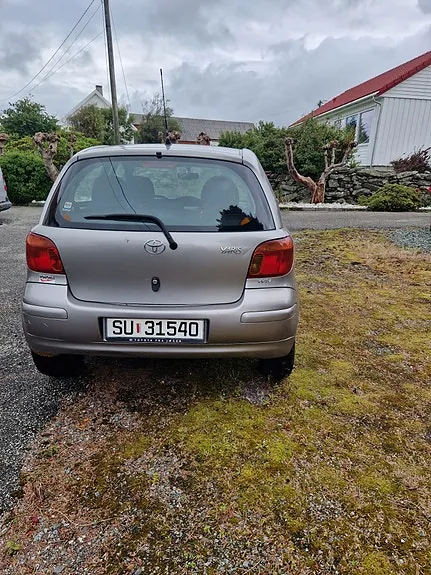Toyota Yaris 2003 photo 4