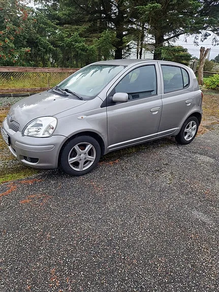 Toyota Yaris 2003 photo 2
