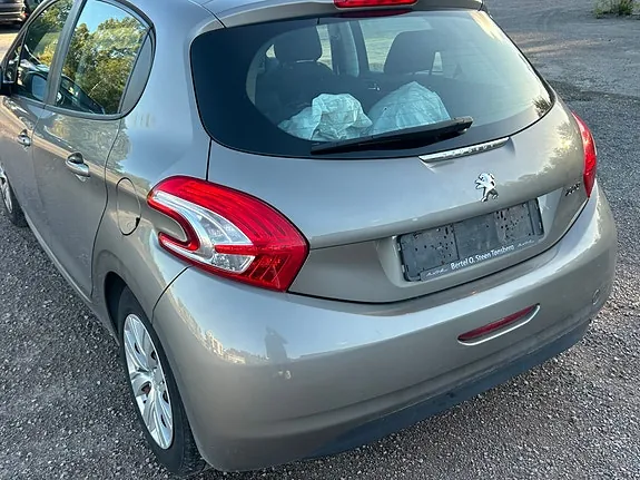 Peugeot 208 2012 photo 5