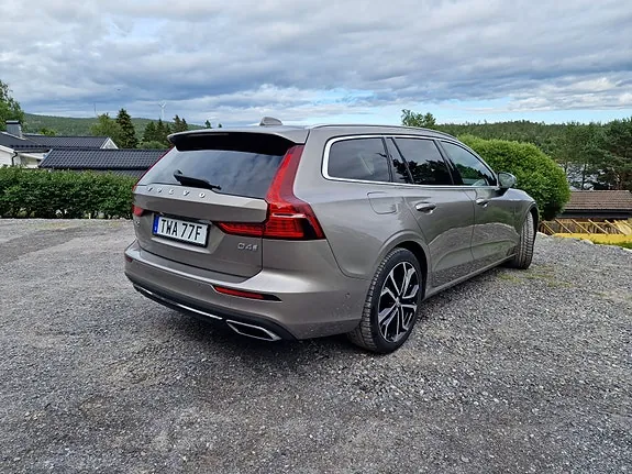 Volvo V60 2019 photo 4