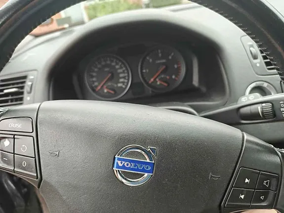 Volvo S40 2010 photo 4