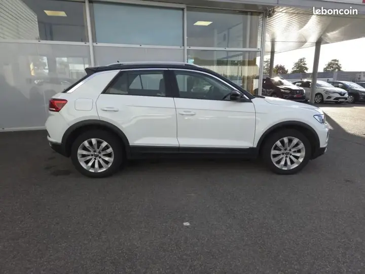 Volkswagen T-Roc 2021 photo 2