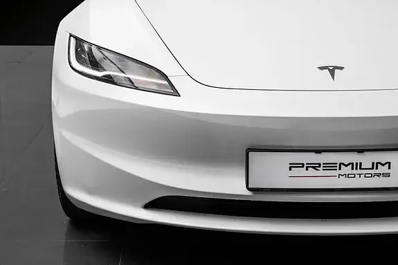 Tesla Model 3 2024 photo 5