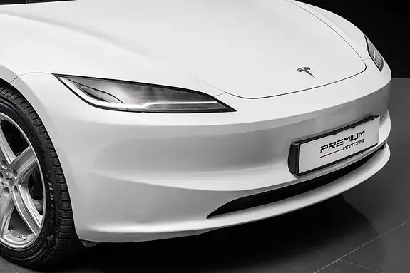 Tesla Model 3 2024 photo 3
