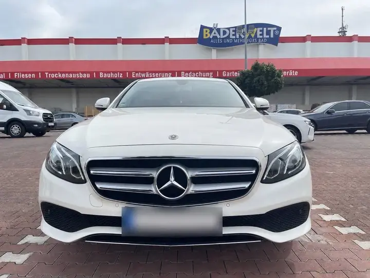 Mercedes-Benz E200 Avantgarde