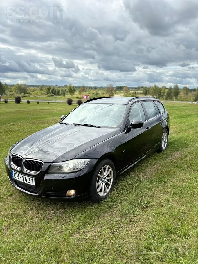 BMW 318 2011 photo 5