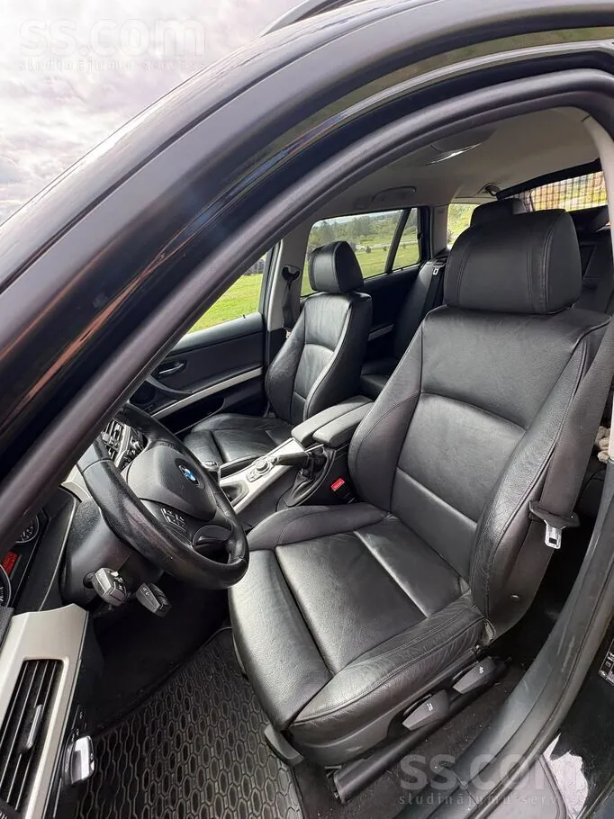 BMW 318 2011 photo 4