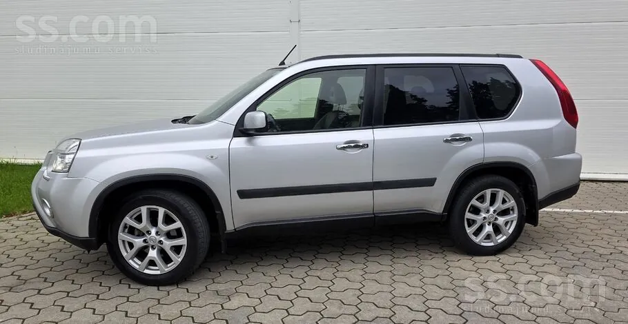 Nissan X-Trail 2012 photo 3