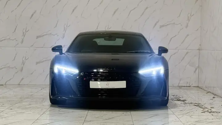Audi R8 2021 photo 2