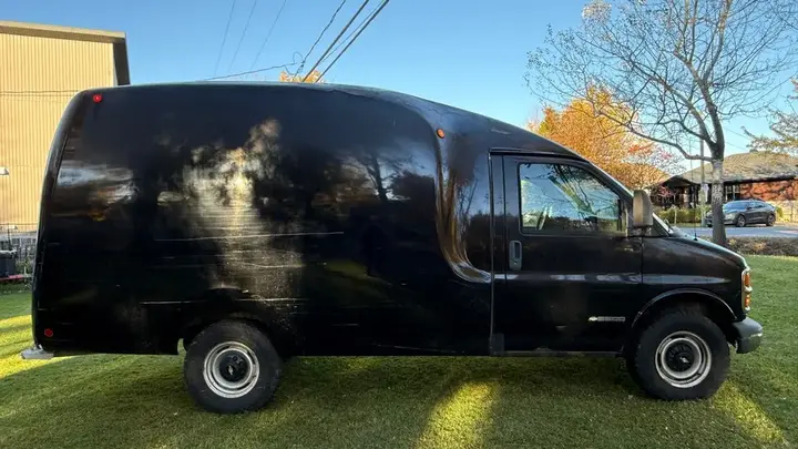 Chevrolet Express 2001 photo 2