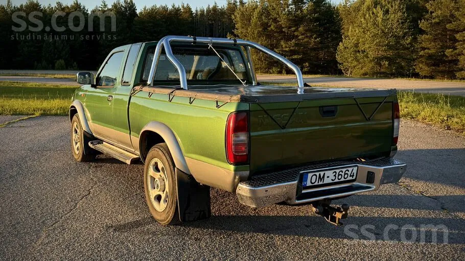 Nissan Navara 1999 photo 3