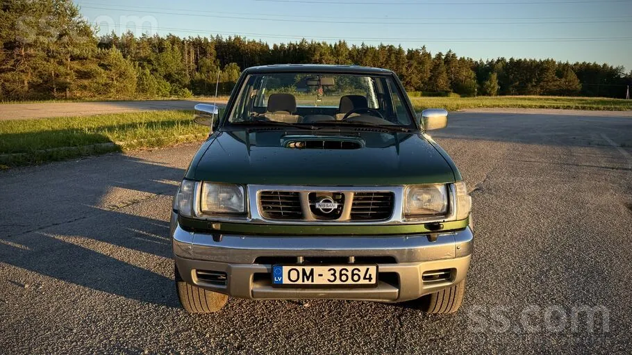 Nissan Navara 1999 photo 4