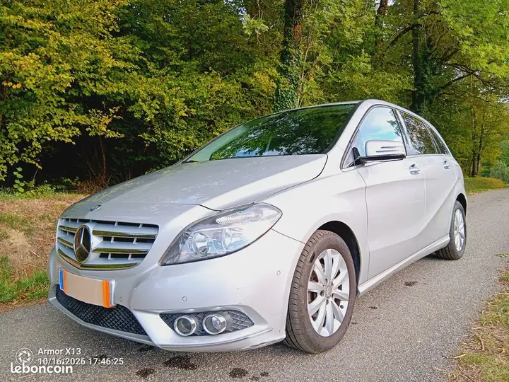 Mercedes-Benz B-Class 2012 photo 2