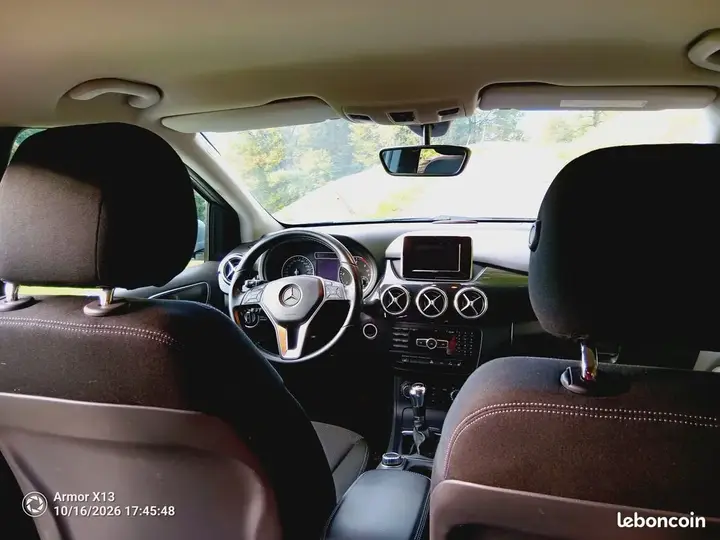 Mercedes-Benz B-Class 2012 photo 3