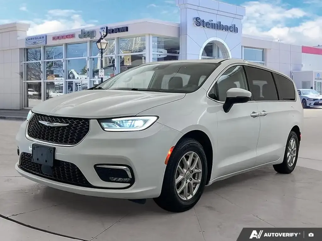 Chrysler Pacifica 2023 photo 2