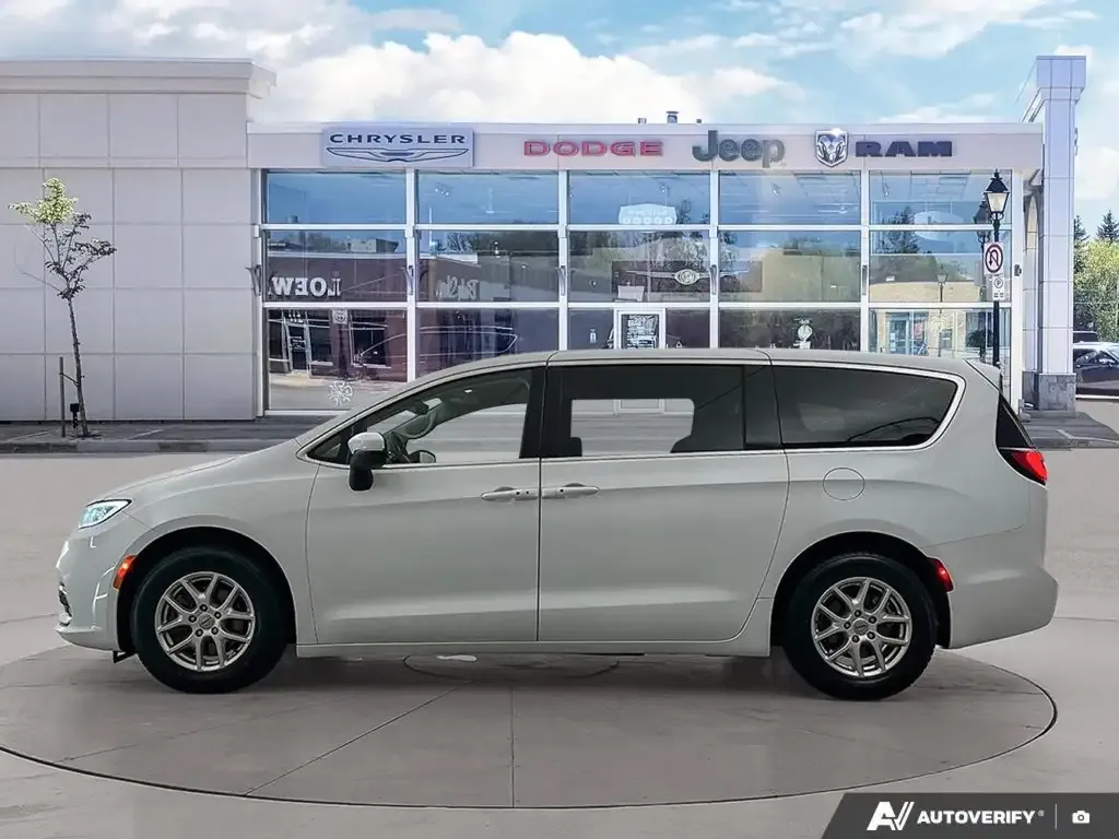 Chrysler Pacifica 2023 photo 5