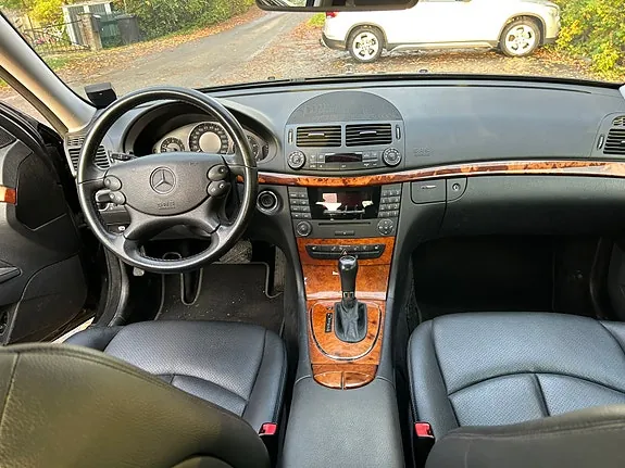 Mercedes-Benz E220 2007 photo 2