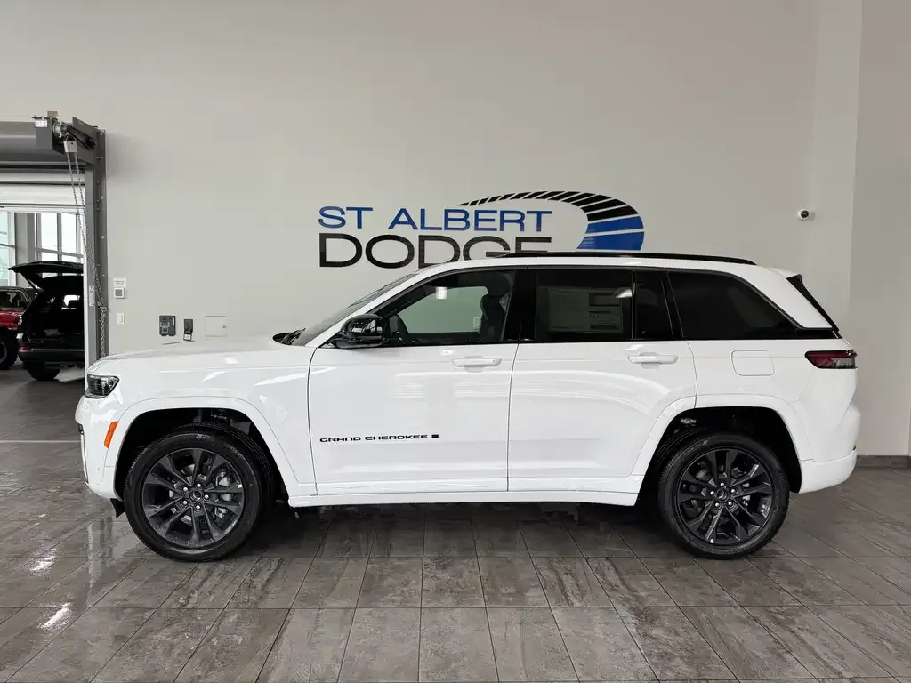 Jeep Grand Cherokee 2026 photo 2
