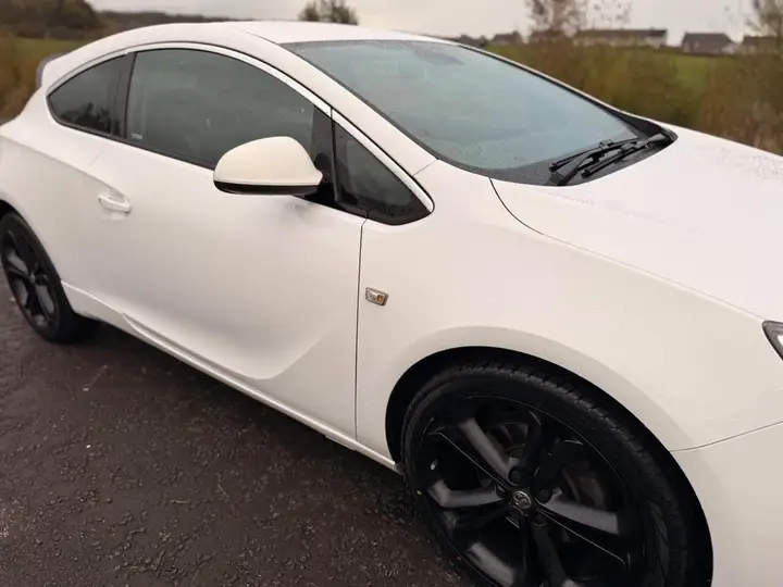 Vauxhall Astra Gtc 2017 photo 3
