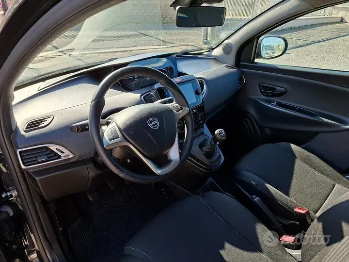 Lancia Ypsilon 2023 photo 5
