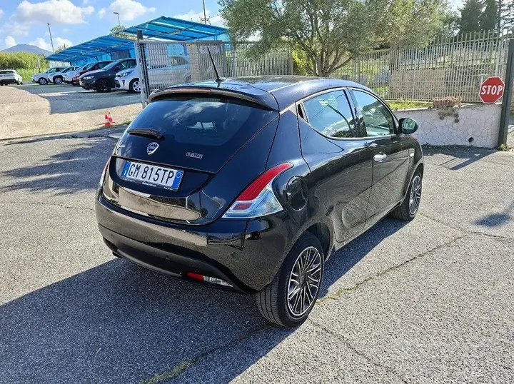 Lancia Ypsilon 2023 photo 4