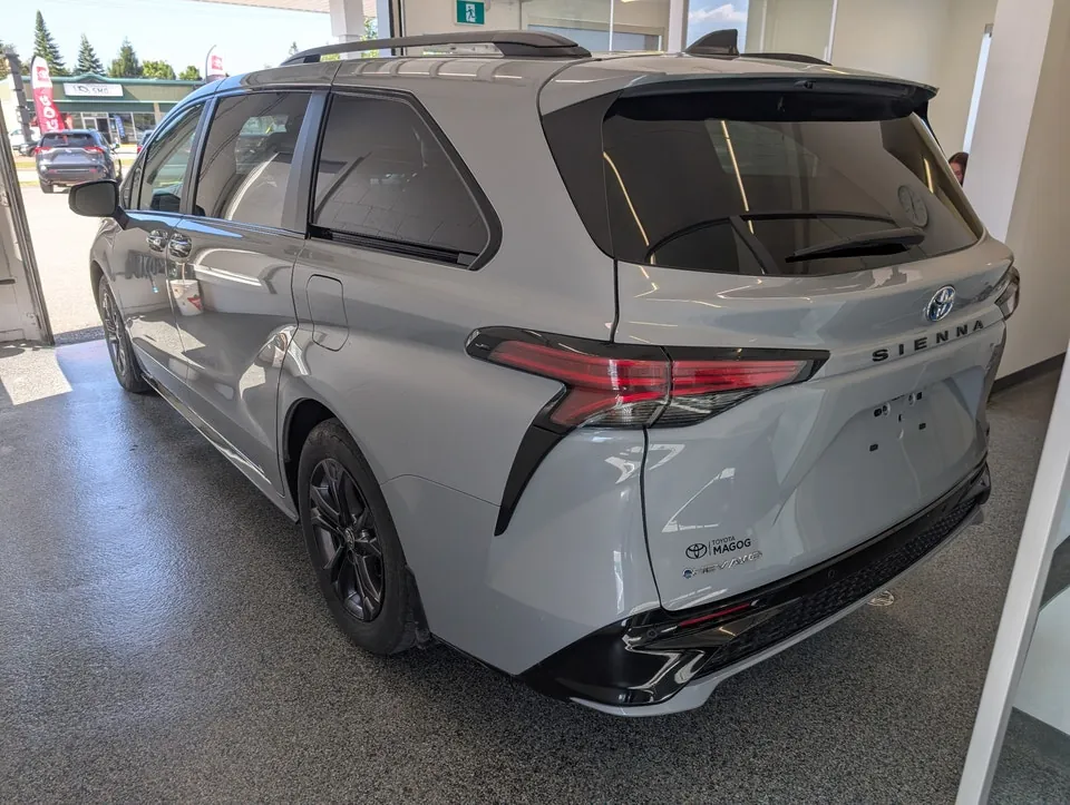 Toyota Sienna 2025 photo 4