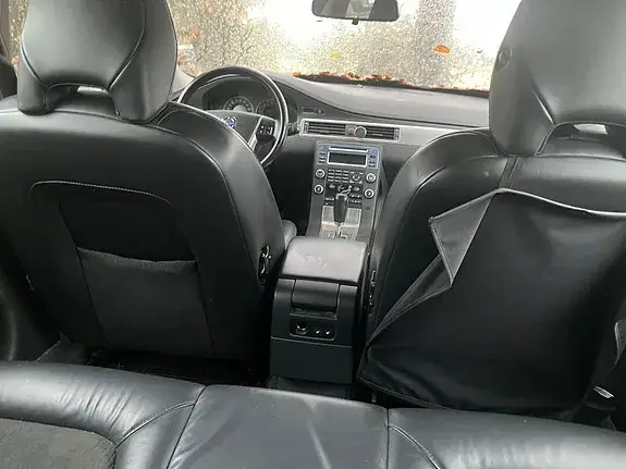 Volvo V70 2010 photo 3